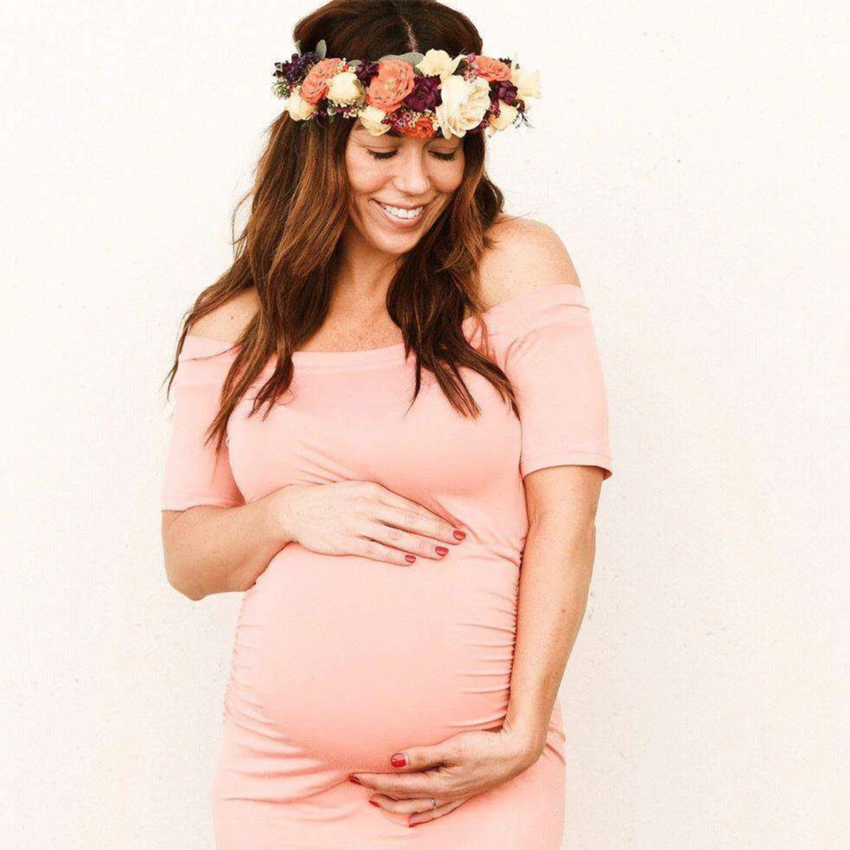 Plus size baby shower hotsell outfit ideas