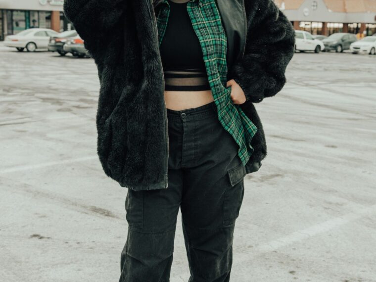Girl in indie outfit