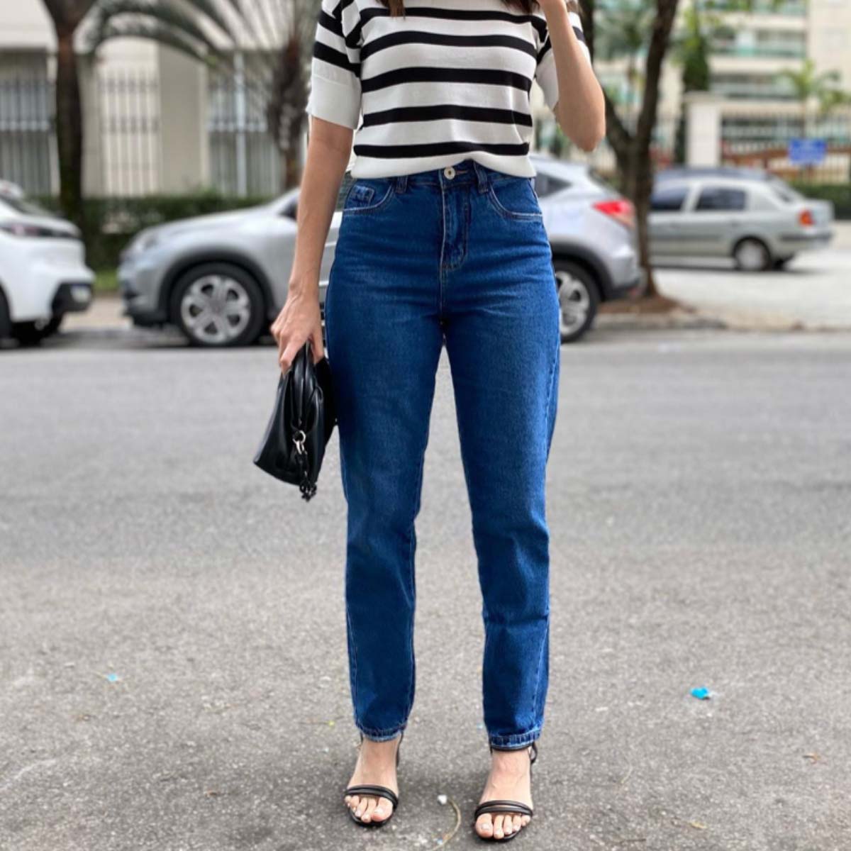 Striped Shirt mom jeans styles for inspiration