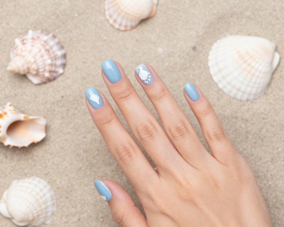 tiny shell accent coastal summer nail